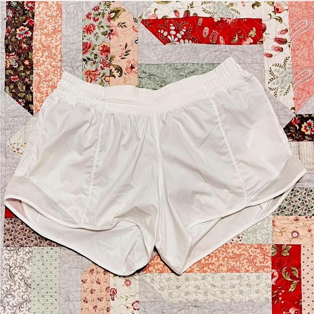 Lululemon Hotty Hot Shorts - size 8